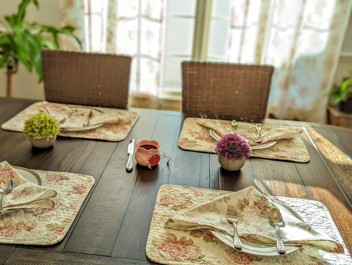 DaDa Set of 4-Pieces Dainty Cottage Floral Roses Quilted Cotton Dining Table Placemat