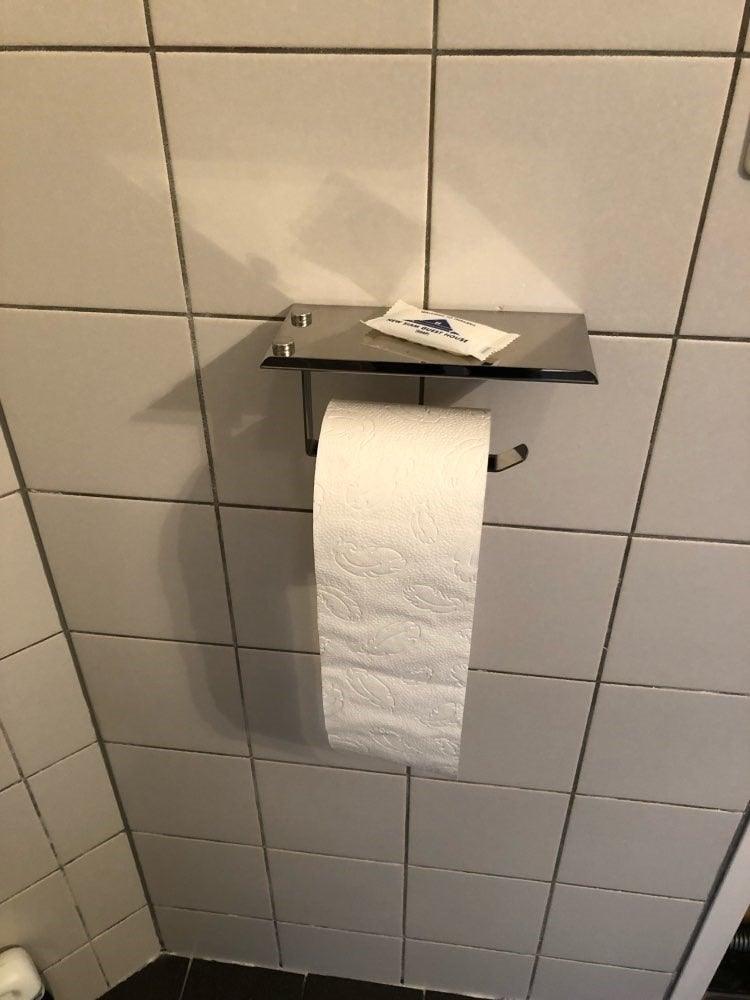 NEW: Stainless steel toilet paper holder with Shelf Wall Mounted Modern Paper Towel Adapter